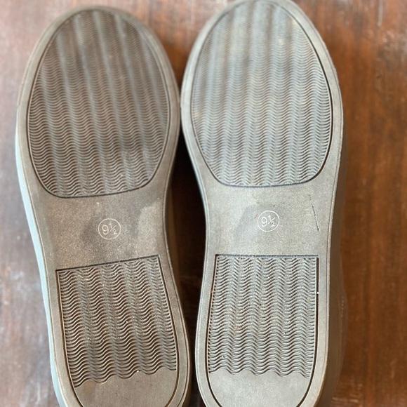 Men’s Goodfellow Low Top Sneaker Suede Shoe Size 9 1/2 Grey EUC - Picture 6 of 7